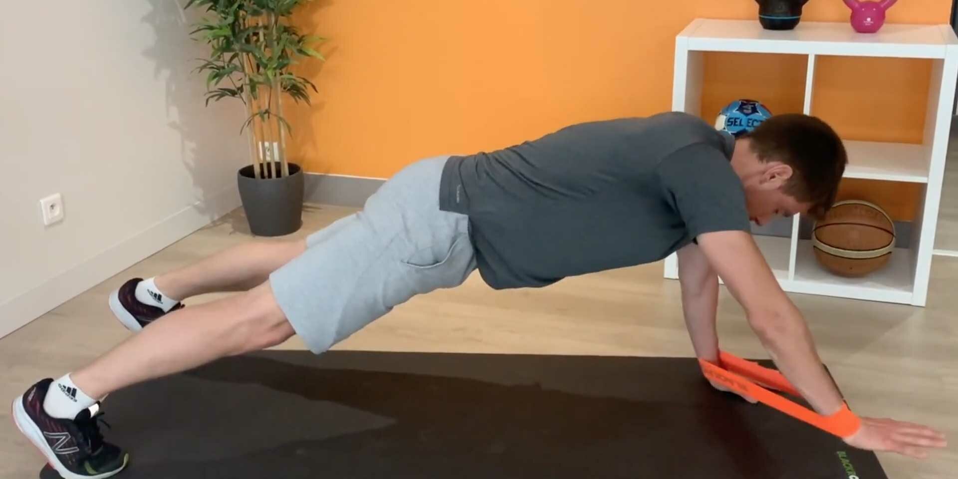 Renforcez vos épaules avec un élastique - épisode 2